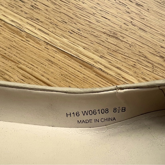 Authentic Cole Haan women’s shoes. Size 8.5. Snake print. Wedge. Barely worn. - Picture 6 of 6